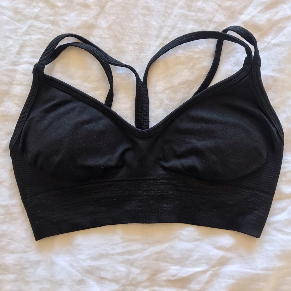 Black sports bra